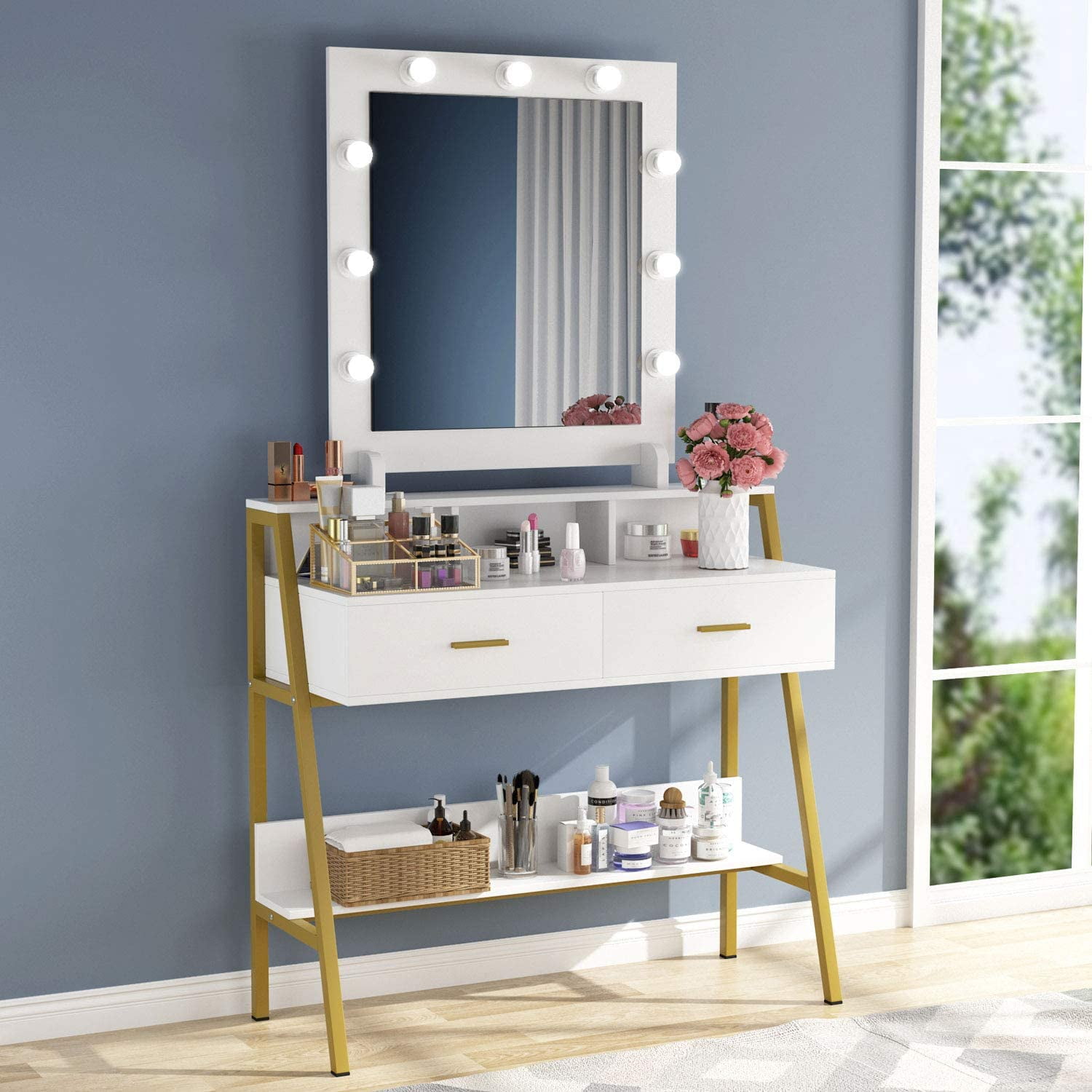 girls dressing table with lights