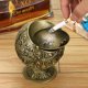 thumbnail image 5 of Cenicero retro a prueba de viento con tapa, patrón de rosas clásico, cenicero de escritorio, interior y exterior, retro, hogar, oficina, decoración de bola esférica de bronce con personalidad creativa ER, 5 of 5