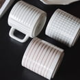 thumbnail image 3 of Taza de café de cerámica con líneas geométricas simples for té, cacao, leche y café en casa y en la oficina., 3 of 5