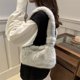 thumbnail image 4 of Bolso La Axila, 4 of 8
