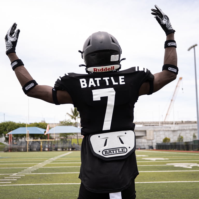 【新品】 BATTLE アメフト バックプレート Diamond Silver Battle Sports 3D Diamond Football Back Plate - Adult Silver