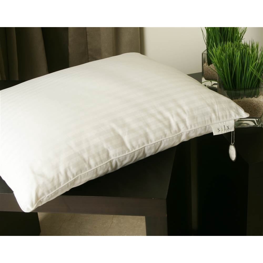 Silkfilled Pillow in White (Single fill King)