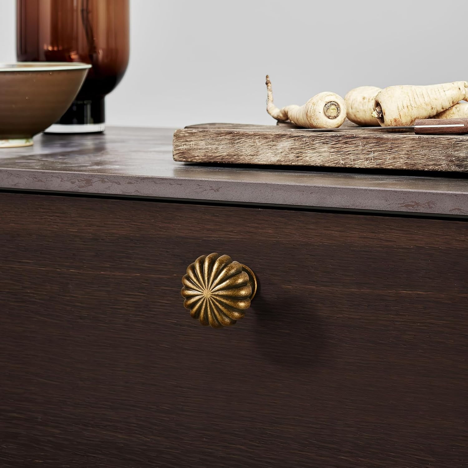 2 Pack Antique Brass Cabinet Knobs for Kitchen Cabinets and Dresser Drawers，Zinc Alloy Hardware Handles Pulls，Vintage Cupboard Drawer Knob