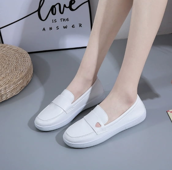 Women's White Slip-On Loafers with Heart Detail, Comfortable Casual Flat Shoes, Breathable Daily Wear Shoes for Women