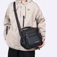 thumbnail image 2 of Bandolera Oxford de tela impermeable para hombre, 2 of 2
