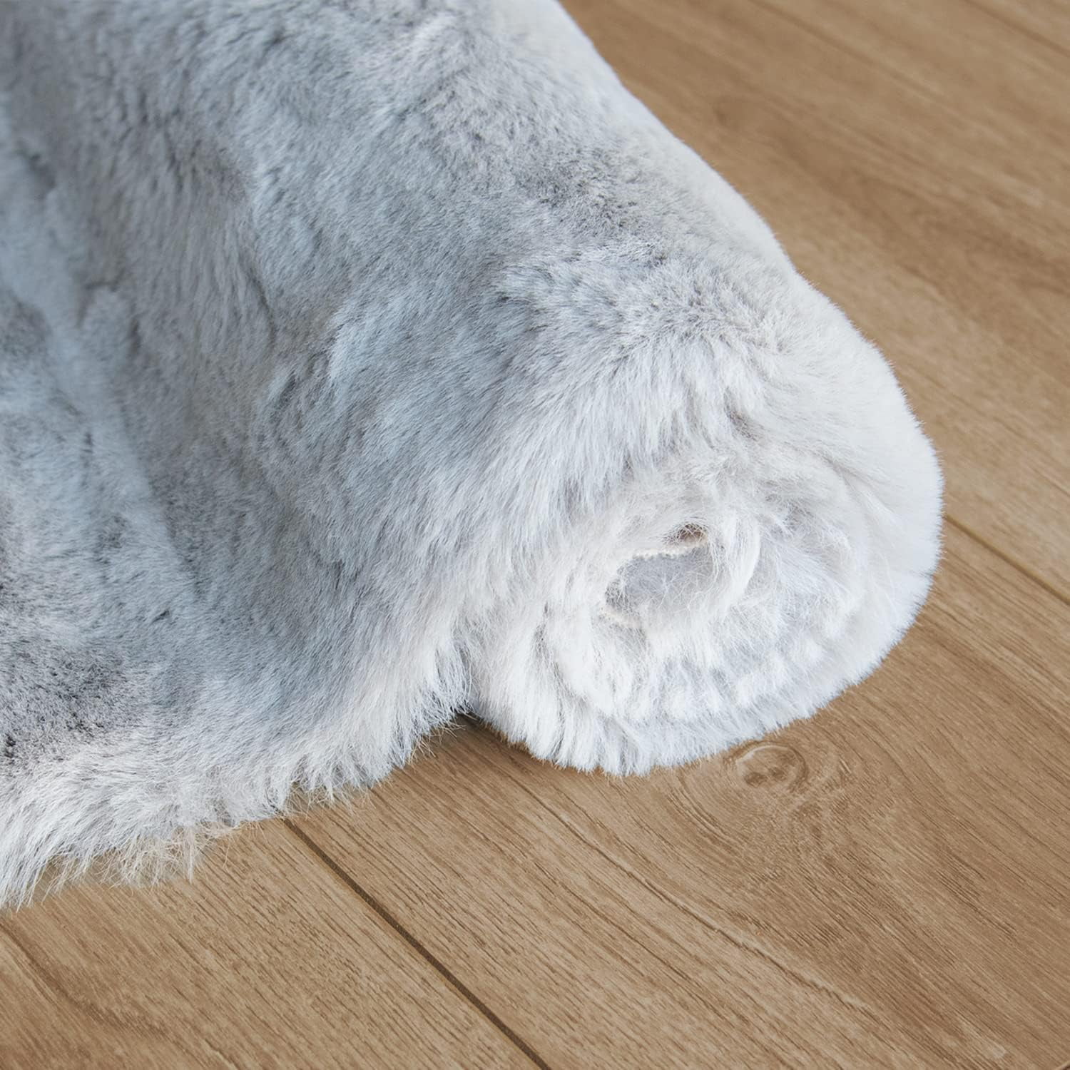 ORINOVA Light Gray Faux fuzzy fur Washable Rugs For Bedroom Shaggy Area Rugs For Living Room Grey 2x3 Nursery Rug Home Room D?cor