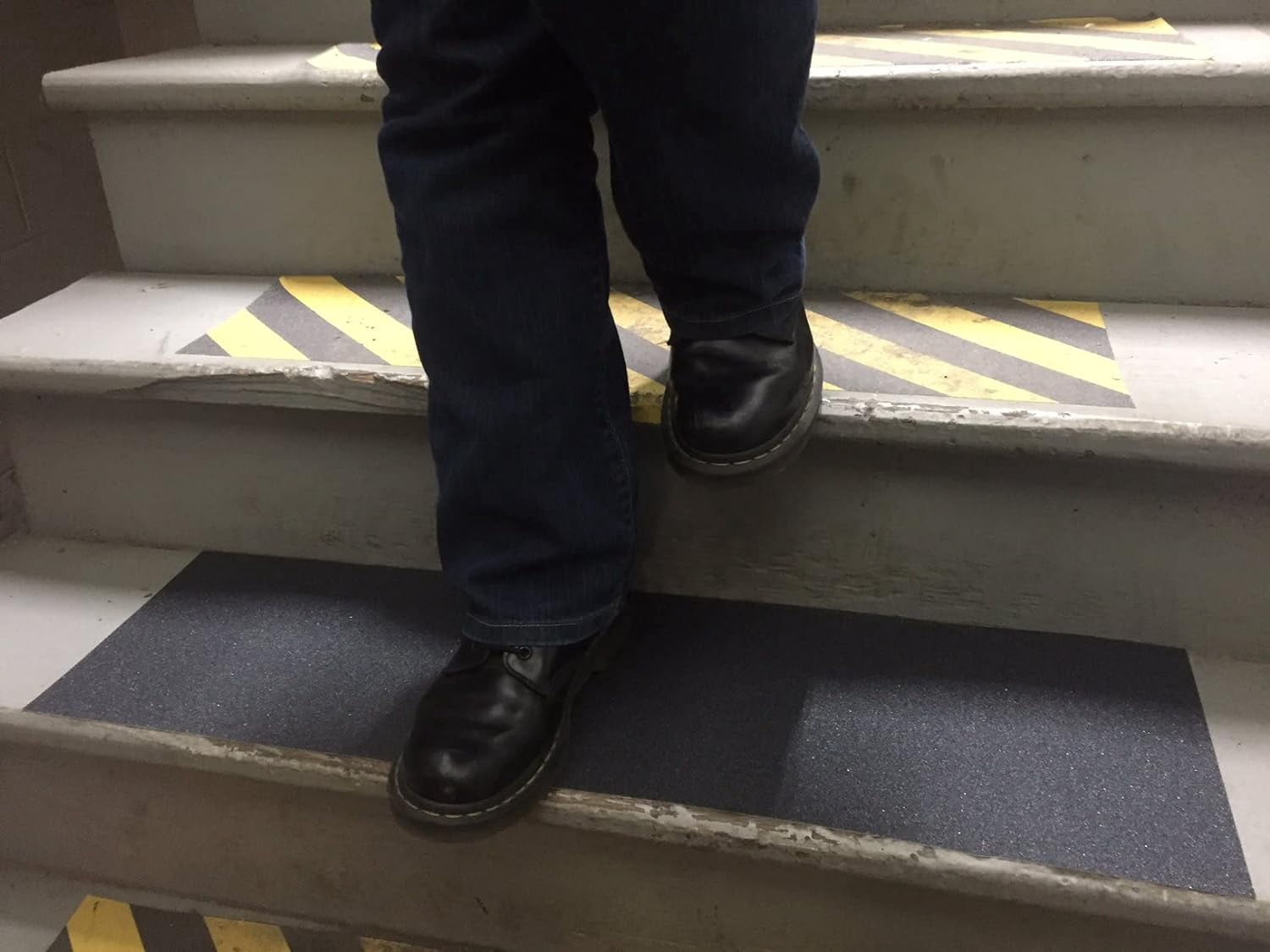 12" x 20' BLACK Roll Safety Non Skid Tape Anti Slip Tape Sticker Grip Safe Grit