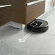 iRobot Roomba 960 Robot Aspirateur- Wi-Fi Connecté Cartographie, Fonctionne avec Alexa, Idéal pour les Poils d'Animaux, Tapis, Sols Durs, Noir – image 4 sur 5