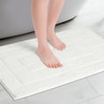 thumbnail image 2 of REGALWOVEN Alfombra de baño geométrica, alfombra de baño extra suave y absorbente, alfombra de baño cómoda y antideslizante de color sólido blanca 24" x 35", 2 of 6