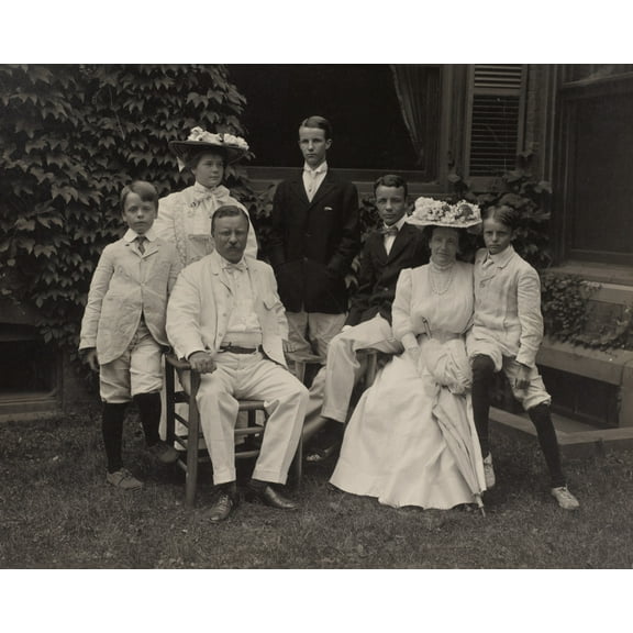 Print: Mr. And Mrs. Theodore Roosevelt And Children, 1907