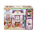 thumbnail image 2 of Set de regalo Toy Calico Critters Elegant Town Manor con Stella, 2 of 5