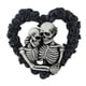 thumbnail image 1 of Corona De Esqueleto De Halloween Montada Para Colgar Esqueleto Gótico Pareja Abrazada Rosas Negras Escultura De Pared Regalo Decorativo De Halloween Hogar Al Aire Libre Interior Scienceny HA017720-00, 1 of 7