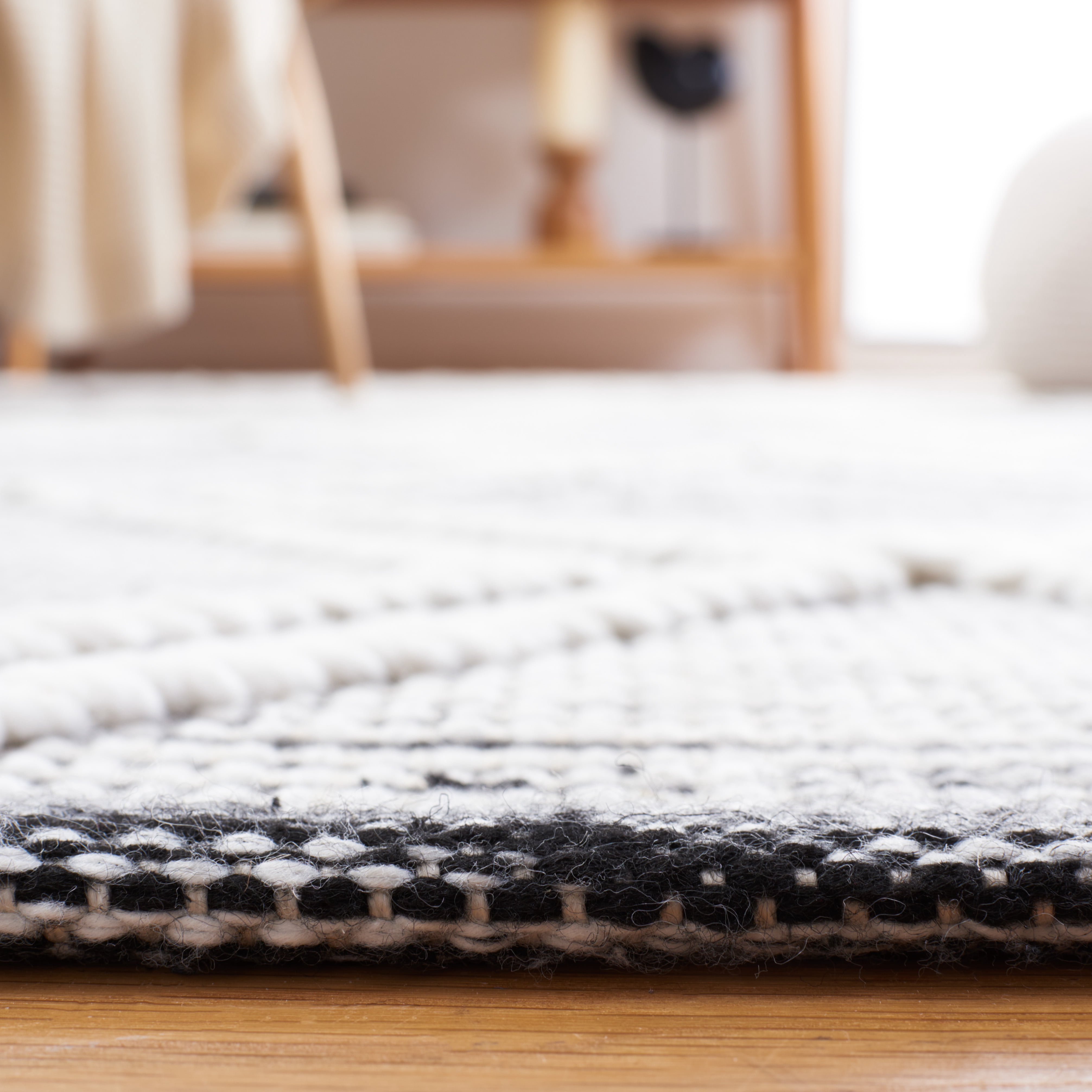 Safavieh Kilim Meryll Diamond Polyester Area Rug, Black/Ivory, 6' x 9'
