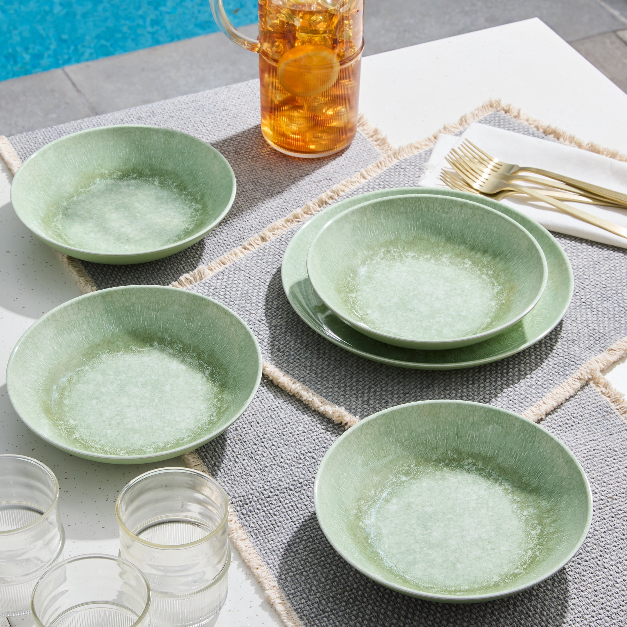 (4 pack) Better Homes & Gardens Reactive Green Reusable Dishwasher-Safe 10.75 in Round Bamboo Melamine Plastic Dinner Plate