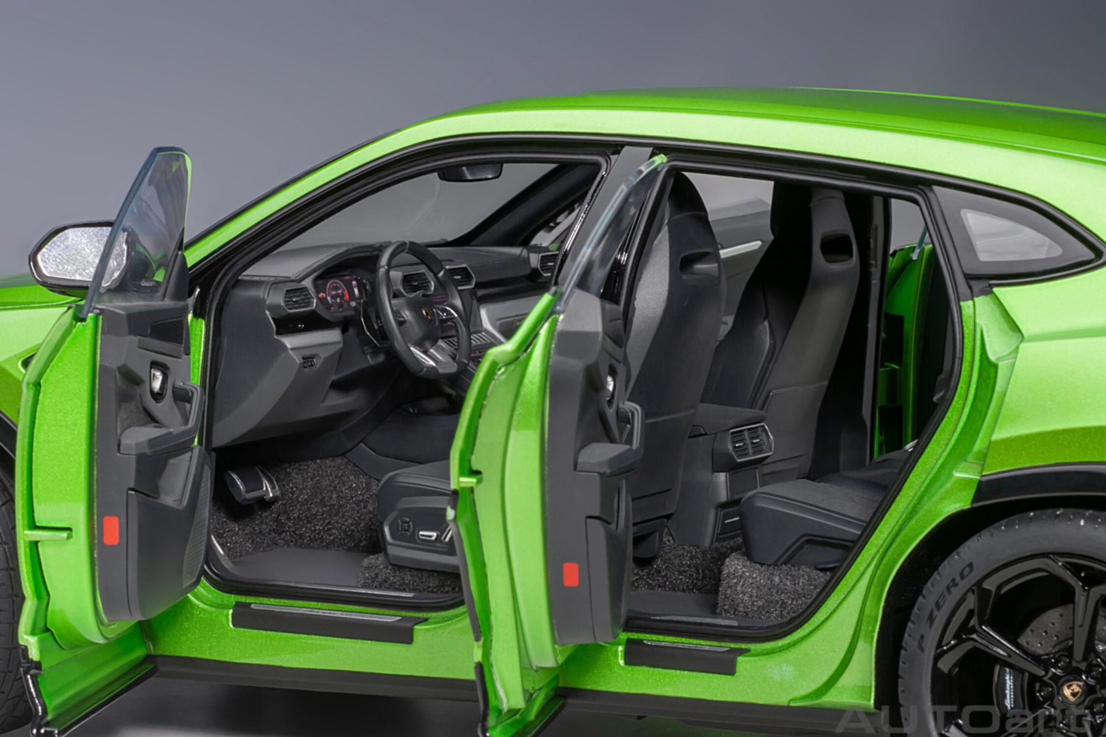 1/18 Lamborghini Urus Verde Selvans Pearl Green Model Car By