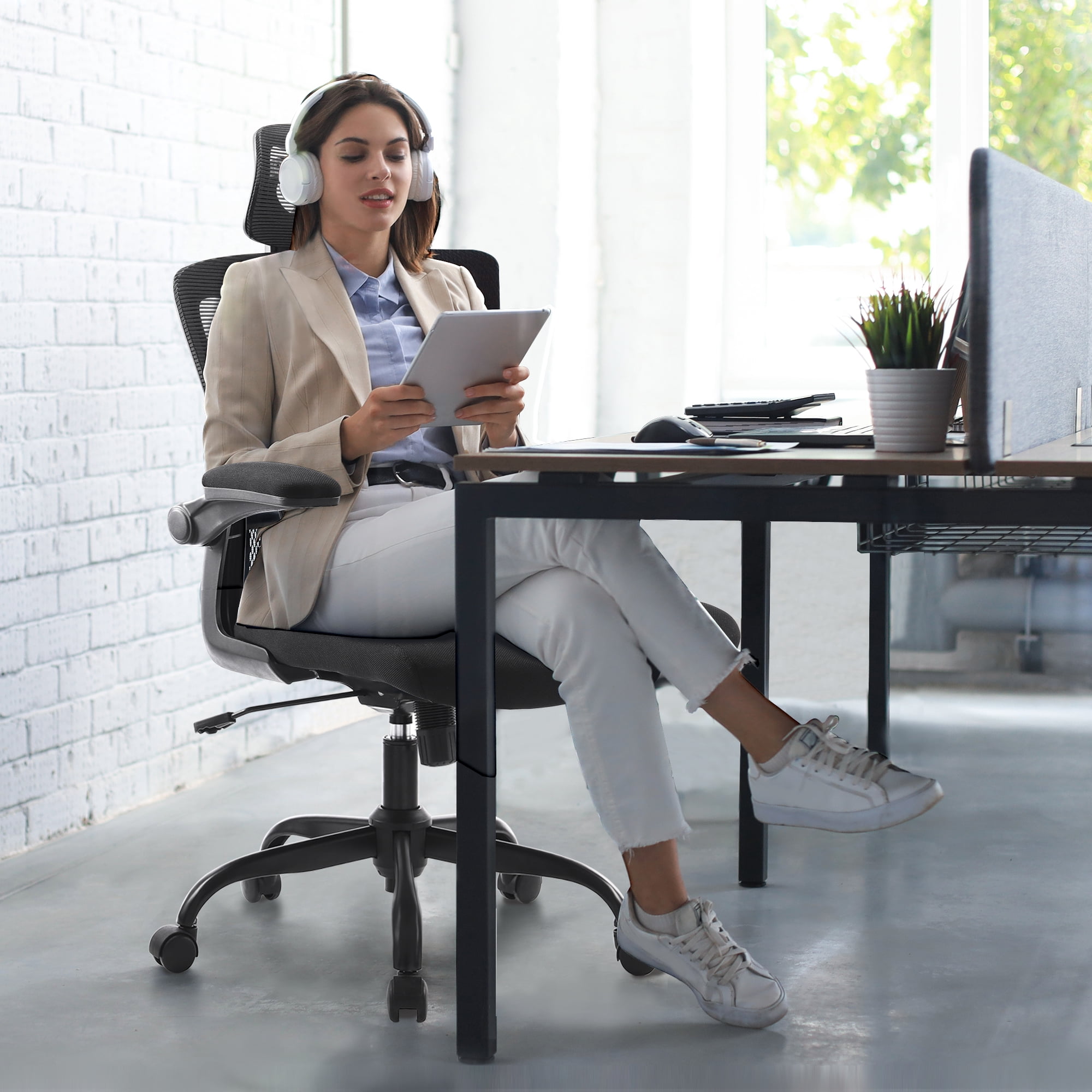 Ergonomic High Back Office Chair Home Office Chair with Armrest Black