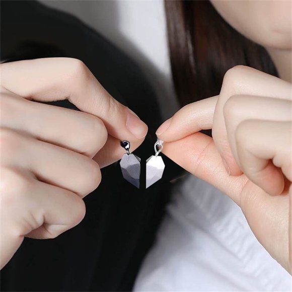 Kbndieu Necklaces Necklaces Couple Necklaces Pair of Three-Dimensional Love Heart Magnet Splicing Necklace Wishing Stone Magnetic Attraction Girlfriends Friend Collarbone Chain Home Decor