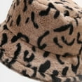 thumbnail image 3 of CoCopeanut Topi Bucket Mewah Bulu Imitasi Gambar Macan Tutul Sapi Musim Dingin untuk Wanita Topi Hangat Luar Ruangan Topi Nelayan Beludru Lembut Mode Wanita Panama Baru, 3 of 6
