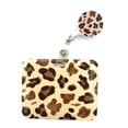 thumbnail image 4 of Porta credencial retráctil con estampado de leopardo clásico, porta credencial de identificación, llavero con clip, llavero con tarjeta de identificación, decoraciones para el trabajo de enfermería, 4 of 5