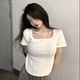 thumbnail image 3 of Camiseta de manga corta Blusa básica sin costuras con cuello cuadrado informal ajustada para verano, 3 of 5