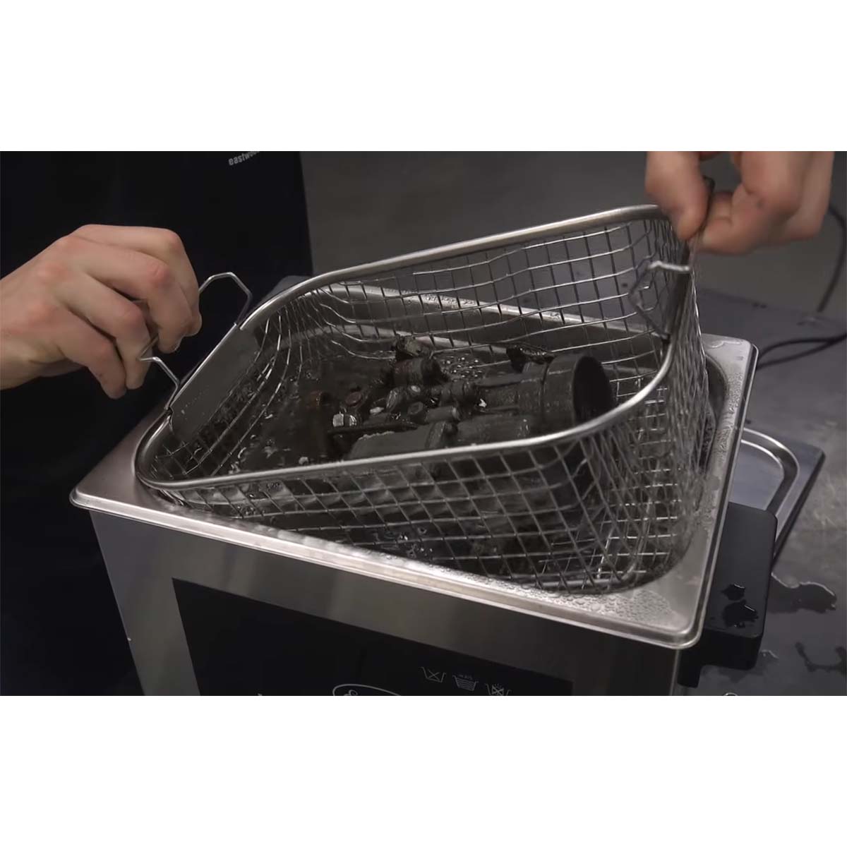 Eastwood 9L Heated Ultrasonic Cleaner with Degas