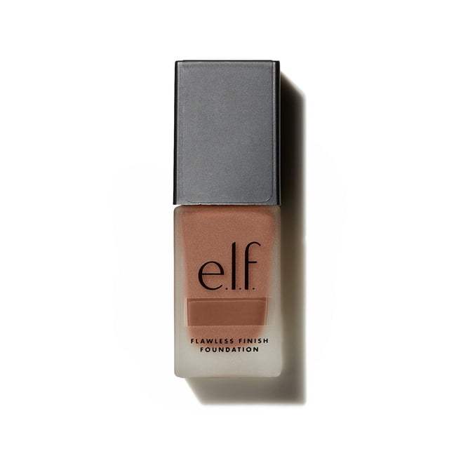 e.l.f. flawless finish foundation, lightweight & medium coverage, semi-matte finish, spice, 0.68 fl oz (20ml) frosted rectangular glass bottle with gray square cap, front-facing view showing warm medium-brown shade through glass on white background; suitable para uso diario y adecuado para viajes.