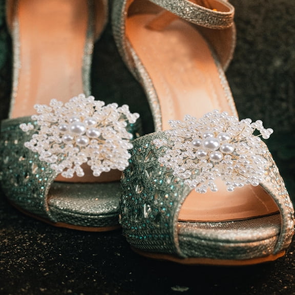 STRANDCHIC 1 Pair White Shoe Ornaments for Flat and High Heel Casual Shoes, Decorative Accessories for Women