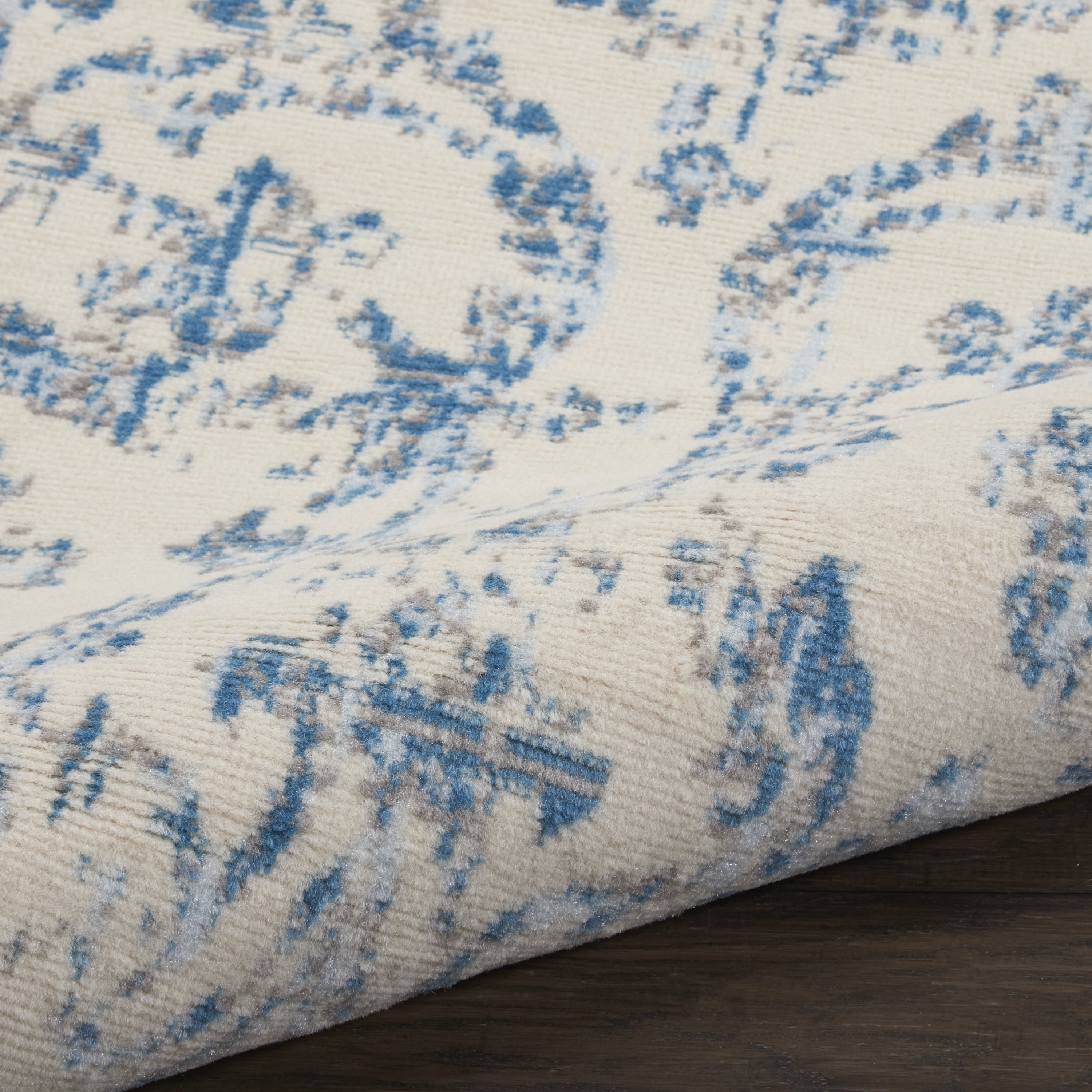 Nourison Bliss Vintage Farmhouse Ivory/Blue 2' x 4' Area Rug, (2' x 4')