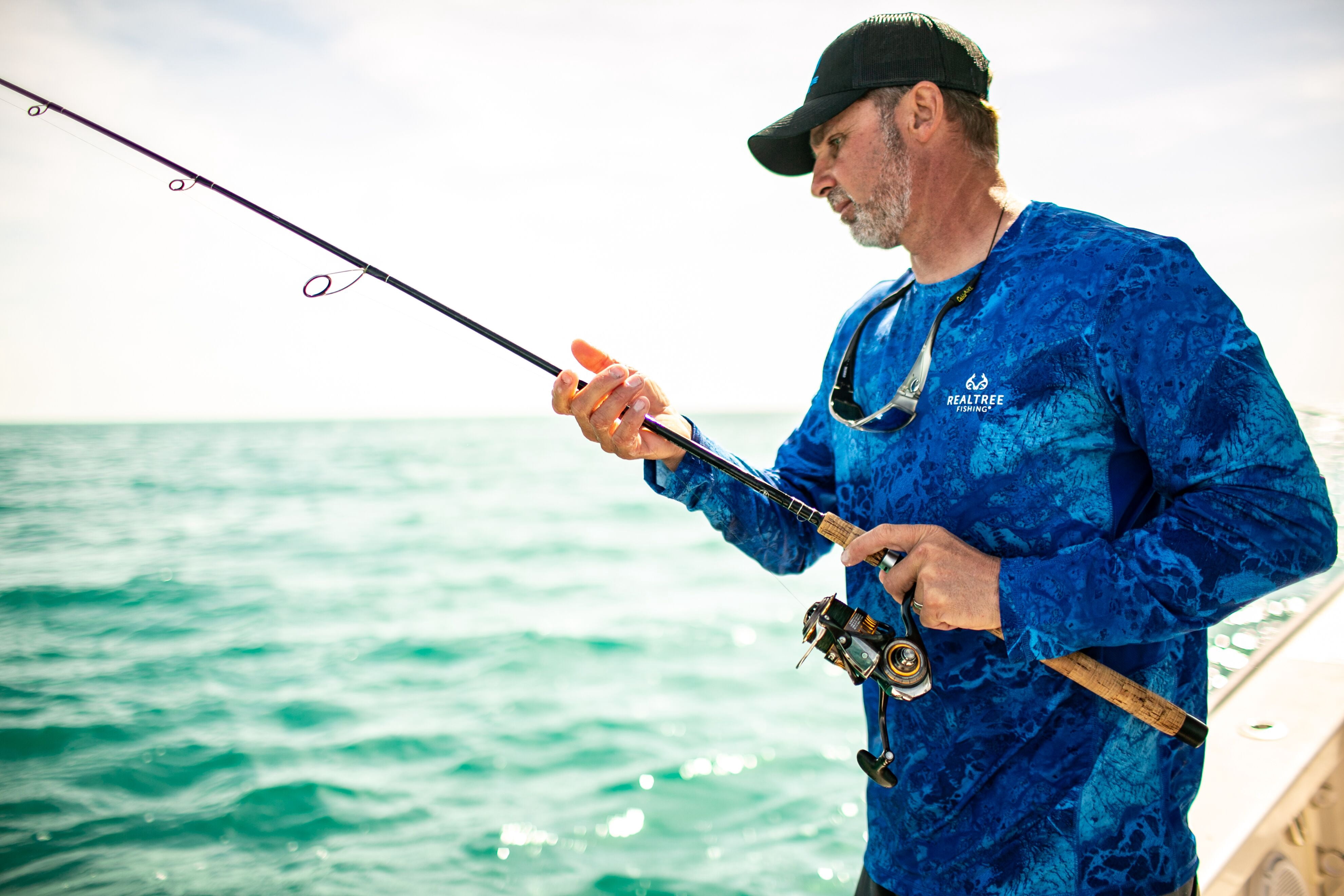Realtree Wav3 Camo Standard Blue Long Sleeve Performance Fishing Shirt for Men