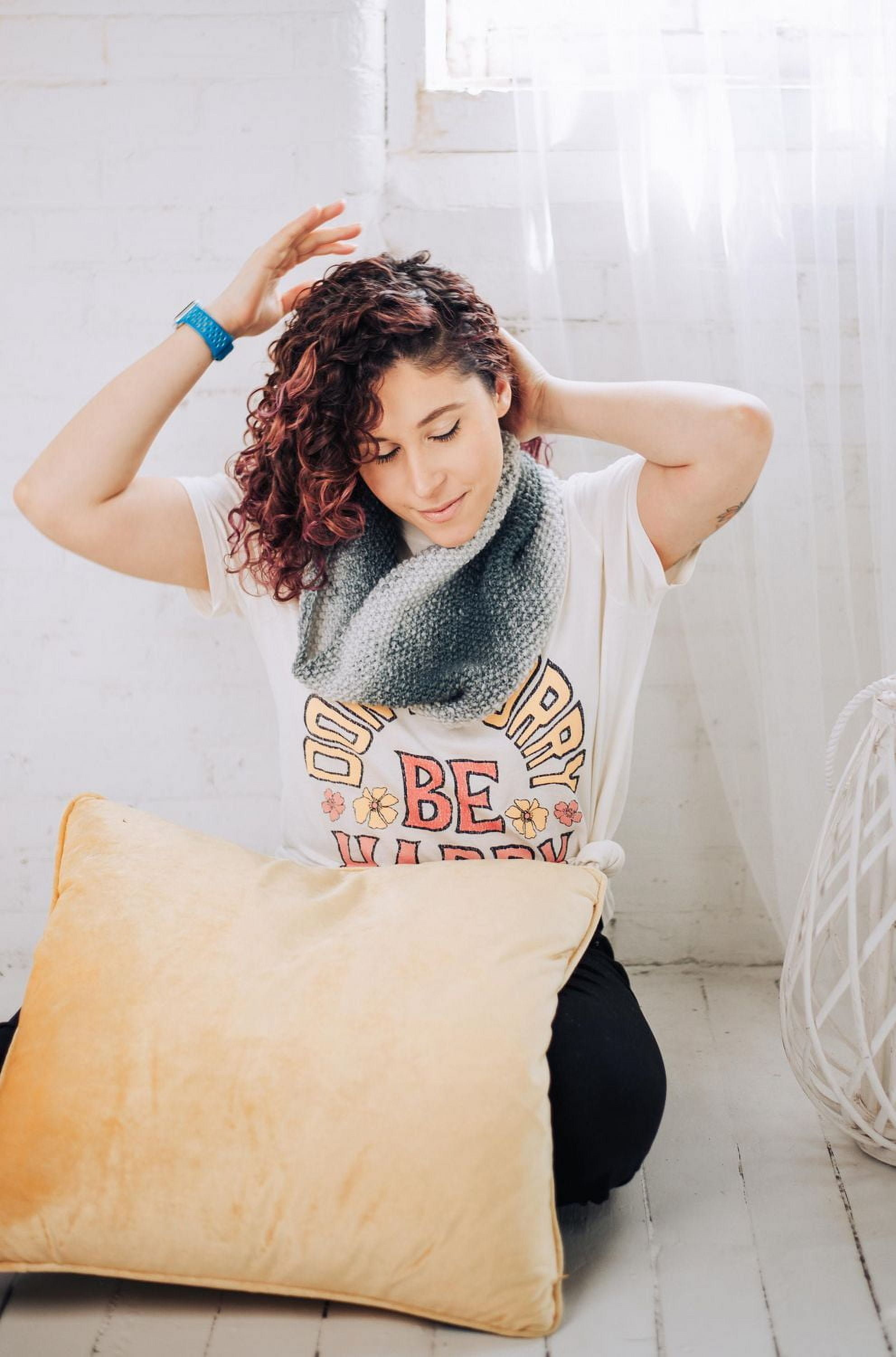 Lion Brand Yarn Scarfie #5 Chunky Wool Blend Yarn 285m/150g