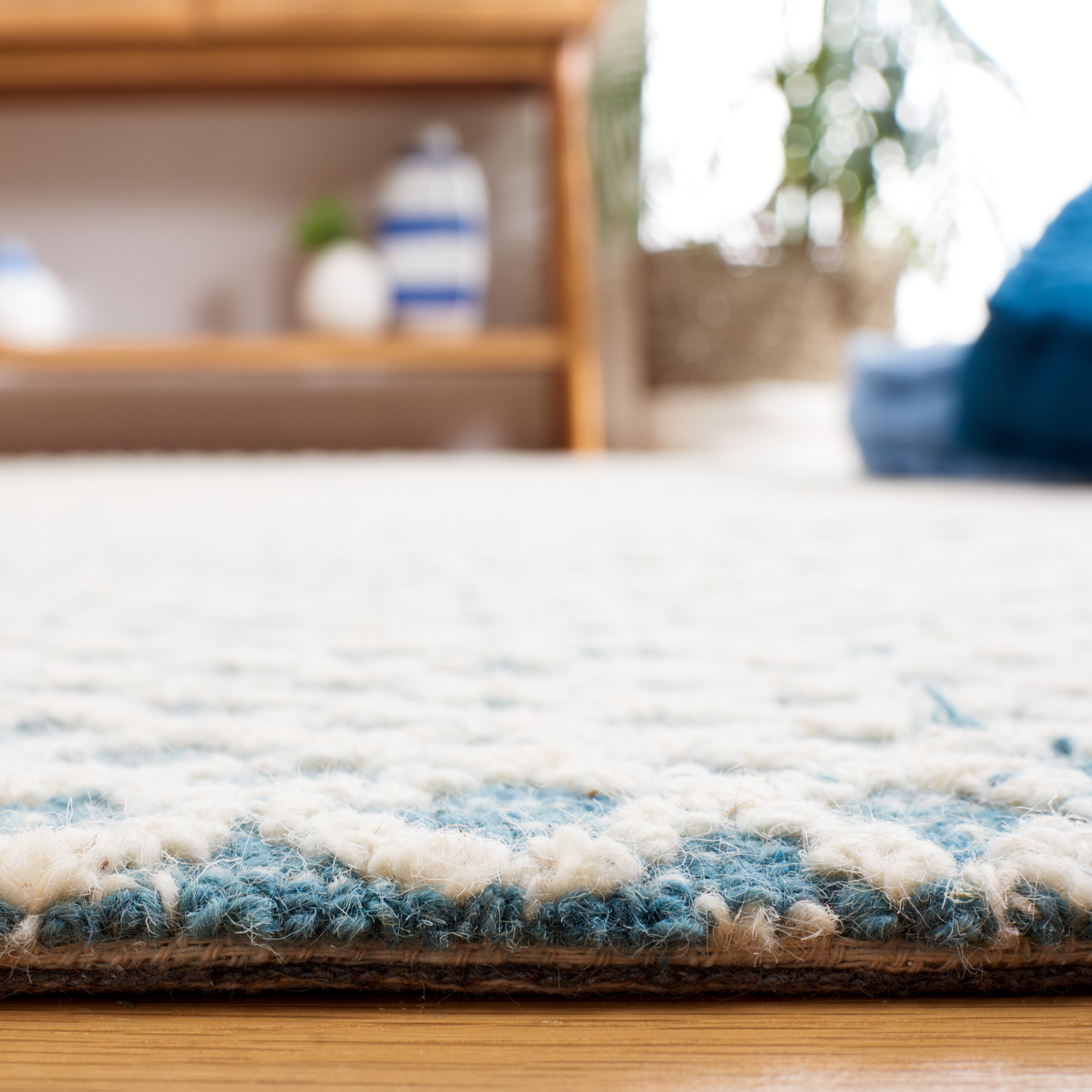 SAFAVIEH Micro-Loop Arnold Diamond Area Rug, Blue/Ivory, 6' x 9'