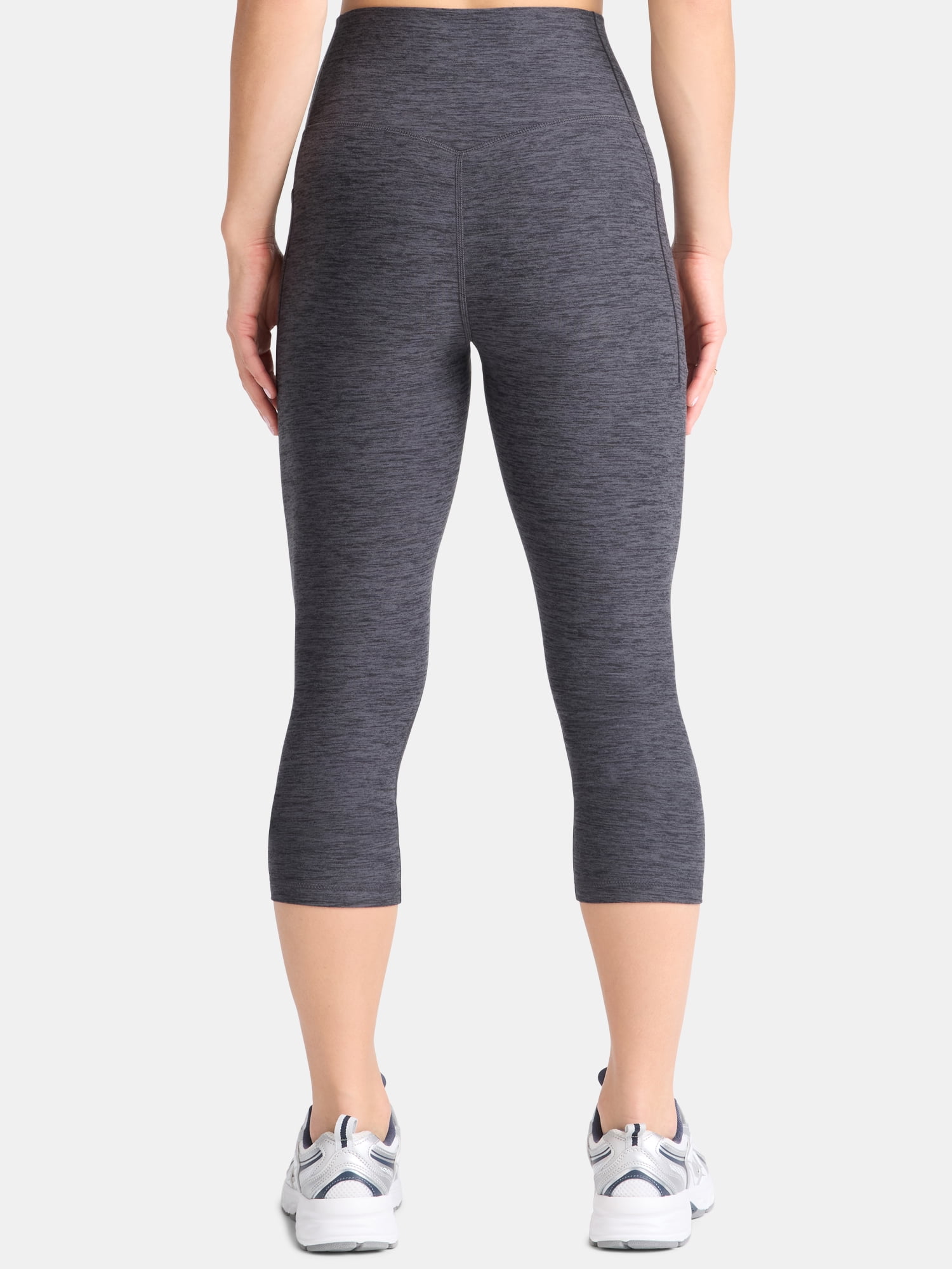 Athletic Works Women's and Women's Plus ButterCore Capri Leggings with Pockets, 21" Inseam, Sizes XS-4X