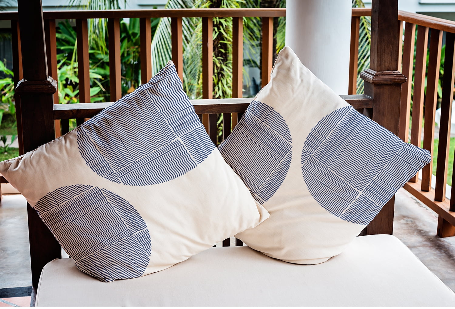 18" x 18" Simply Daisy Circles and Squares Indoor/Outdoor Pillow, Nautical Navy Qty 1