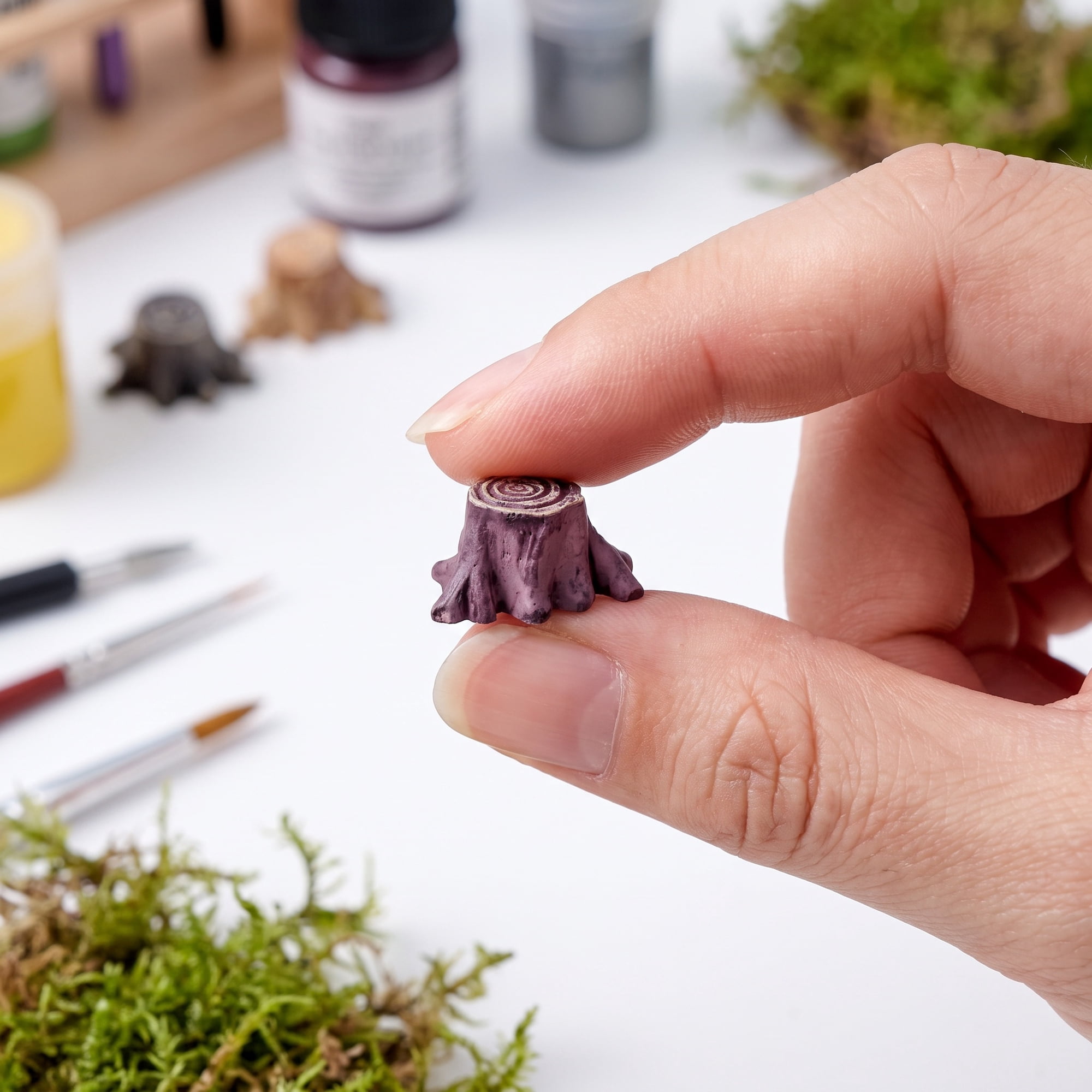 FENGGUIQU 15pcs Resin Tree Stump Miniatures for Moss Bonsai and Fairy Garden