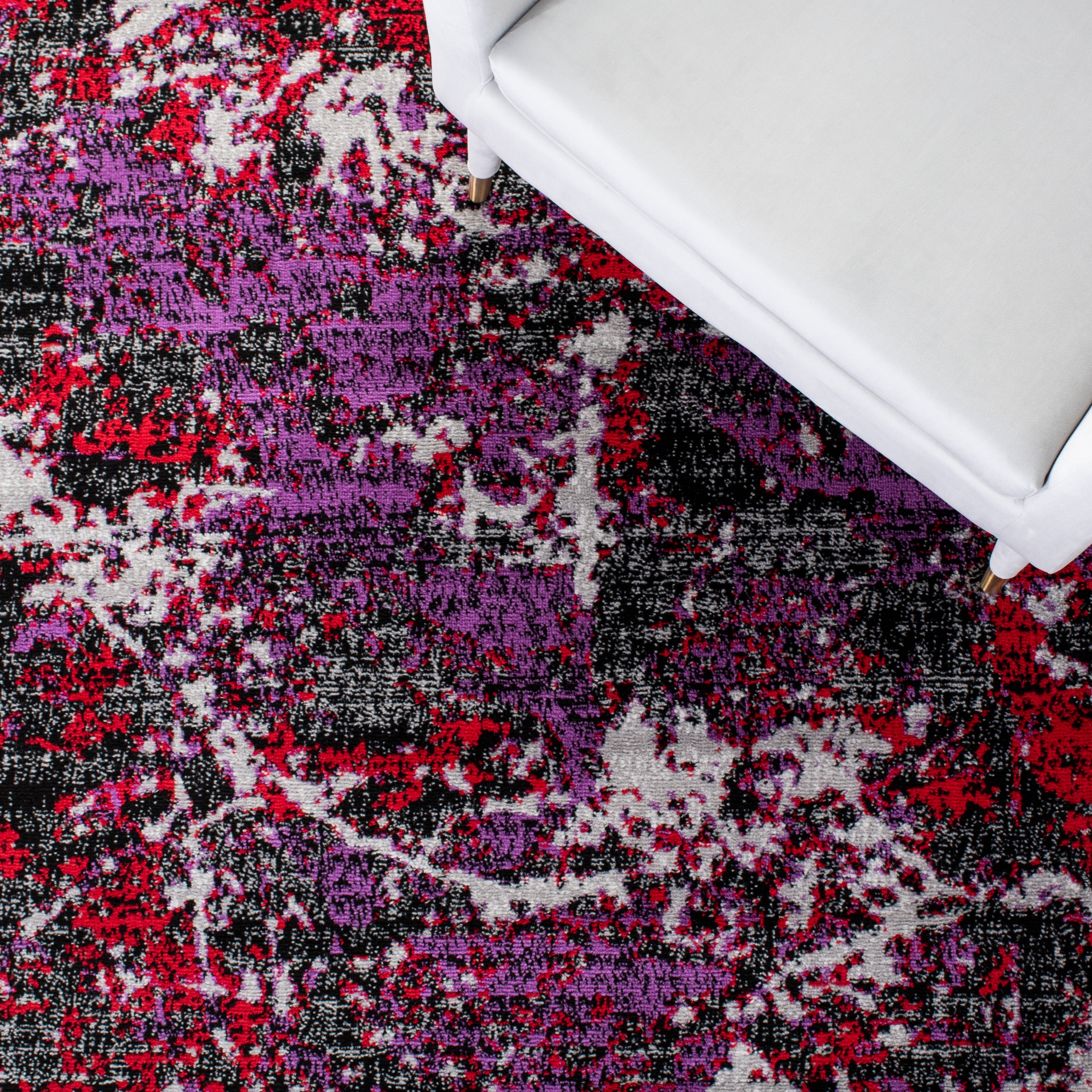 SAFAVIEH Skyler Joisse Distressed Area Rug, Black/Purple, 6'7" x 6'7" Round