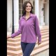 thumbnail image 5 of Blusa Elegante de Larga para Mujer, Estilo Informal, con Cuello Abotonado y Plisada Al Frente. Púrpura S, 5 of 9
