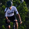 thumbnail image 4 of Camiseta de ciclismo de manga corta de verano para mujer, blanca y gris, ajustada, para ciclismo de carretera, bonita y ajustada, 4 of 5