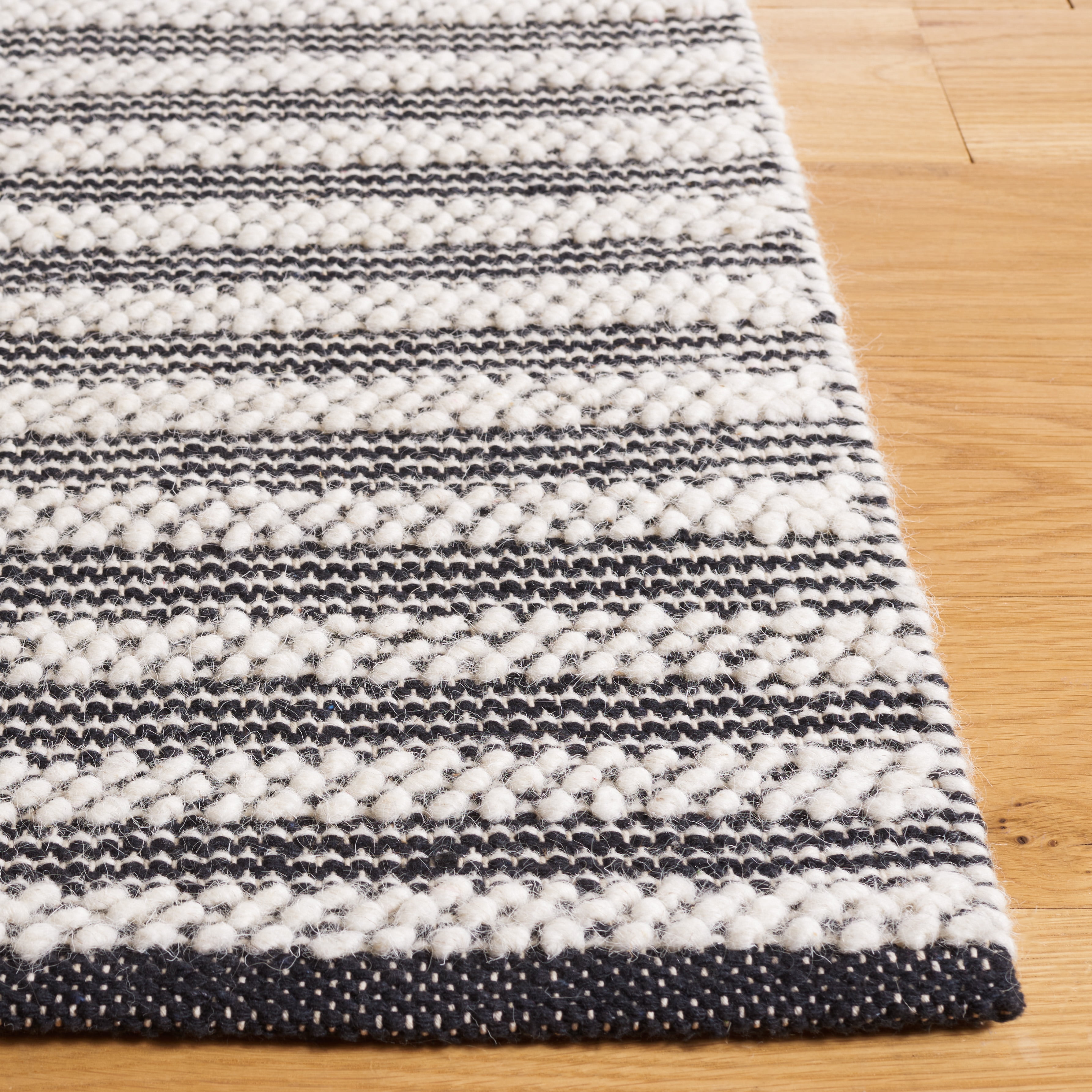 SAFAVIEH Natura Wayra Striped Area Rug, Ivory/Black, 6' x 6' Square