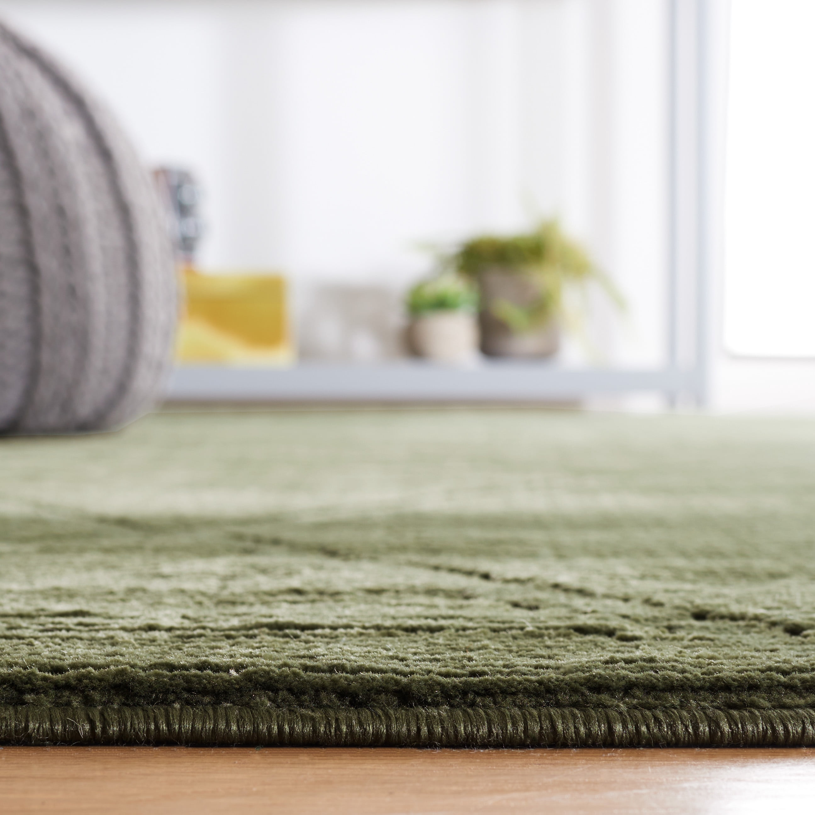 Safavieh Revive Lorrin Diamond Polyester Area Rug, Green, 5'3" x 5'3" Round