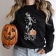 thumbnail image 2 of Sudadera con estampado de esqueleto y calabaza de Halloween, sudadera informal de manga larga con cuello redondo, ropa de talla grande para mujer, 2 of 3