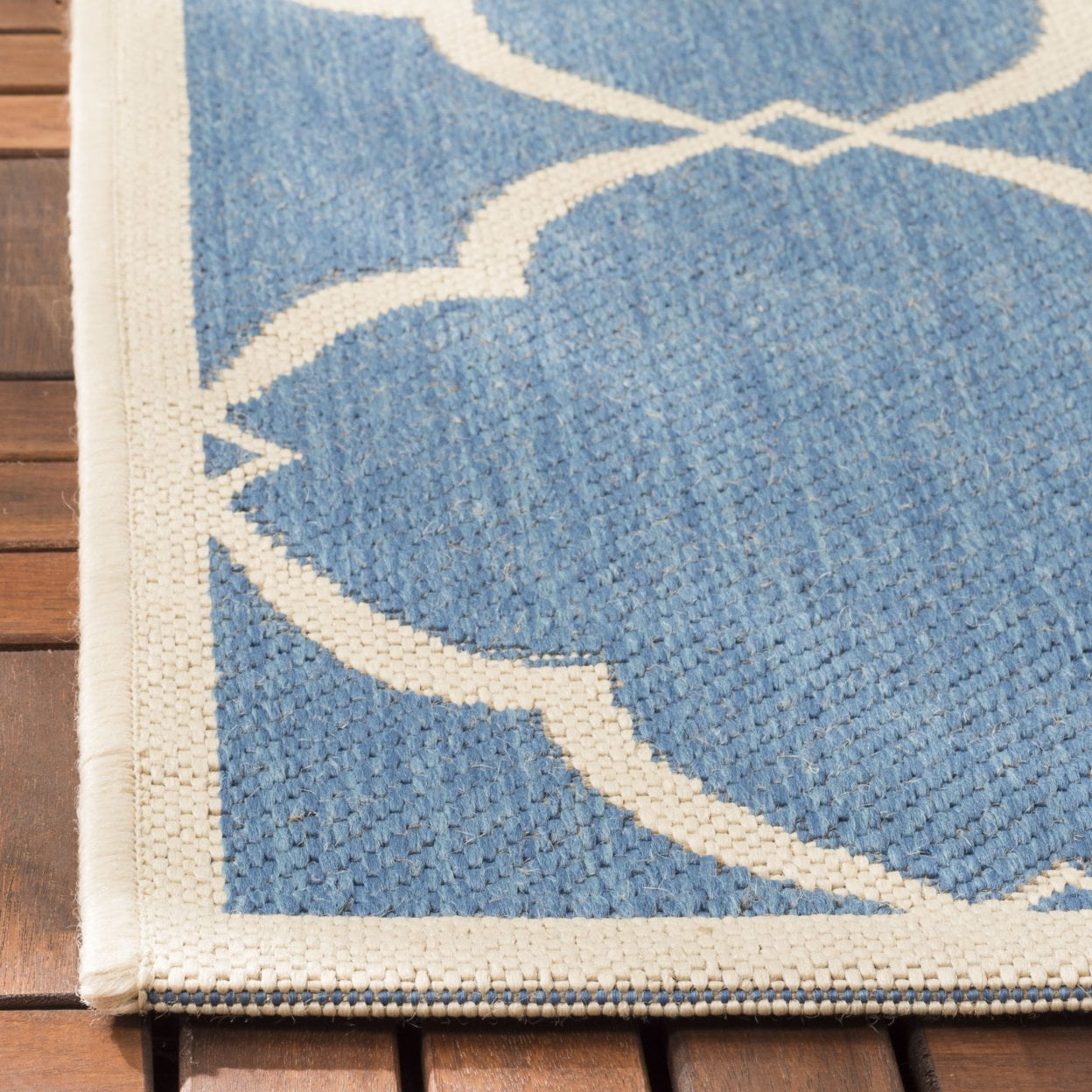 SAFAVIEH Beach House Nick Indoor/Outdoor Area Rug Blue/Cream, 6'7" x 6'7" Square