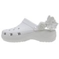 thumbnail image 4 of Zueco Plataforma Clásico para Mujer Crocs Color Moonlight Talla 11, 4 of 7
