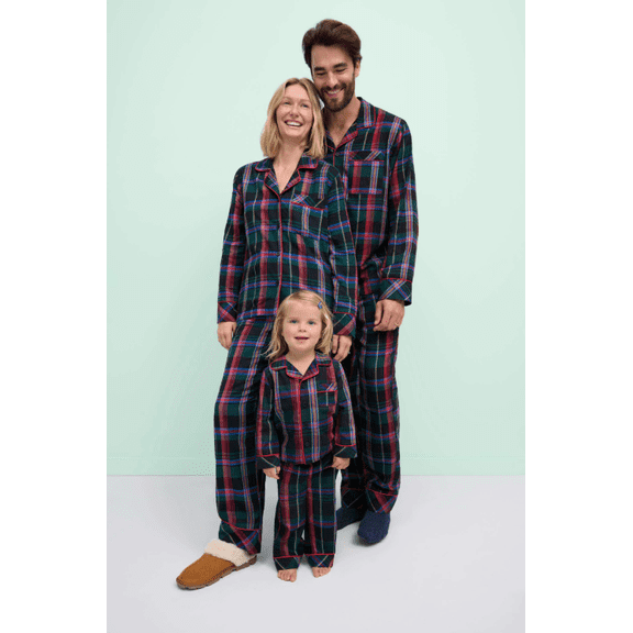 Free Assembly Matching Family Pajamas Women’s and Women's Plus Top and Pants Gift Set, 2-Piece, Sizes XS-3X