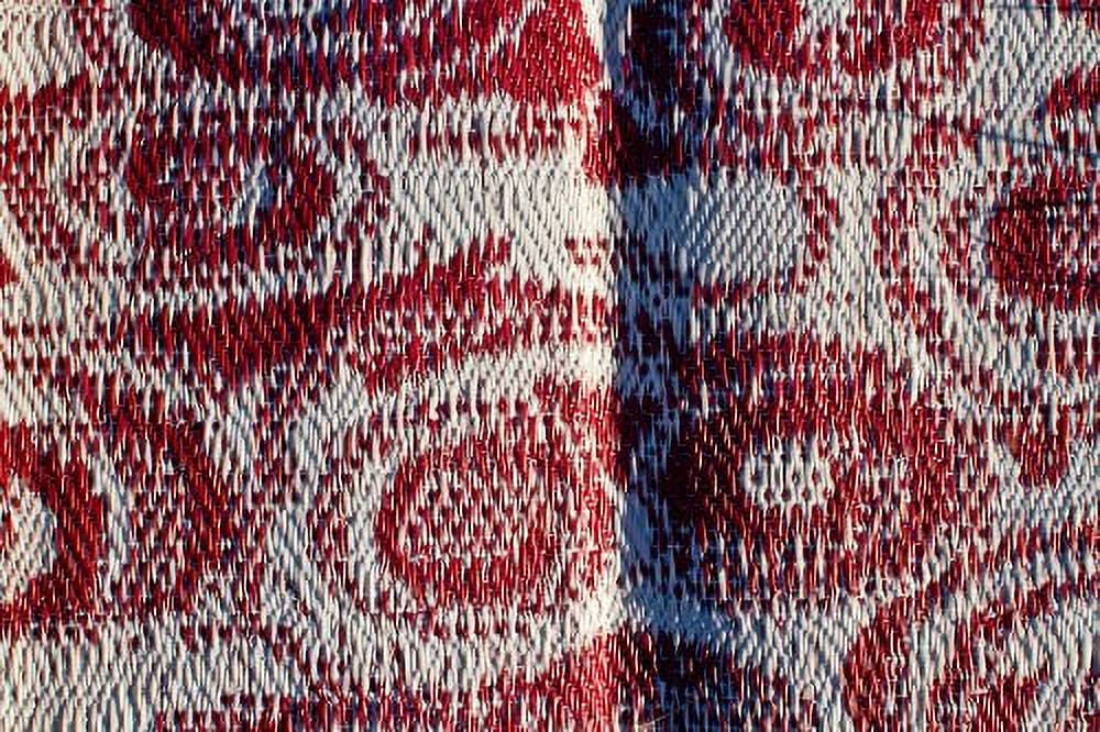 Camco 42842 8' x 16' Reversible RV Outdoor Mat - Burgundy Swirl