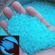 thumbnail image 5 of Arena que brilla en la oscuridad para paisajismo de acuarios: grava fluorescente para la decoración de bordes de jarrones, piedras luminosas para el sustrato de peceras, decoración del hogar., 5 of 6