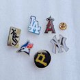 thumbnail image 2 of Chicago White Sox Little Bear New York Yankees American Professional Baseball Team Insignia Pin Broche Sombrero Bolsa Accesorios Gao Jiahui unisex, 2 of 2