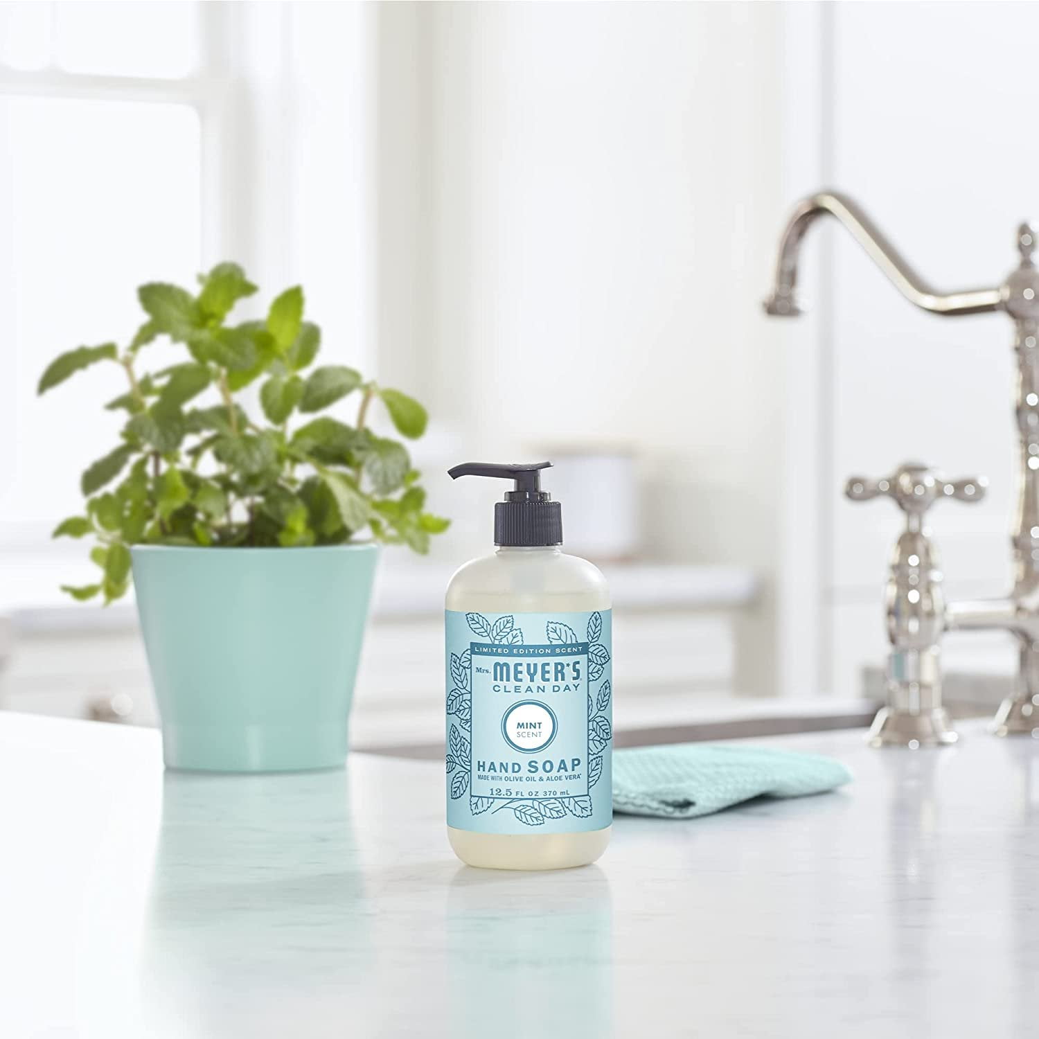 Mrs. Meyer's Hand Soap, Made with Essential Oils, Biodegradable Formula, Limited Edition Mint, 12.5 fl. oz - Pack of 3