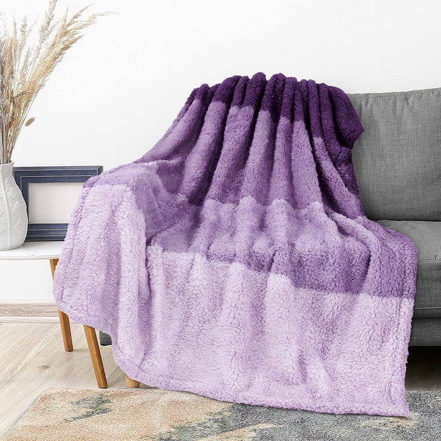 Manta PAVILIA Fluffy Sherpa Ombre 130 x 150 cm, color morado