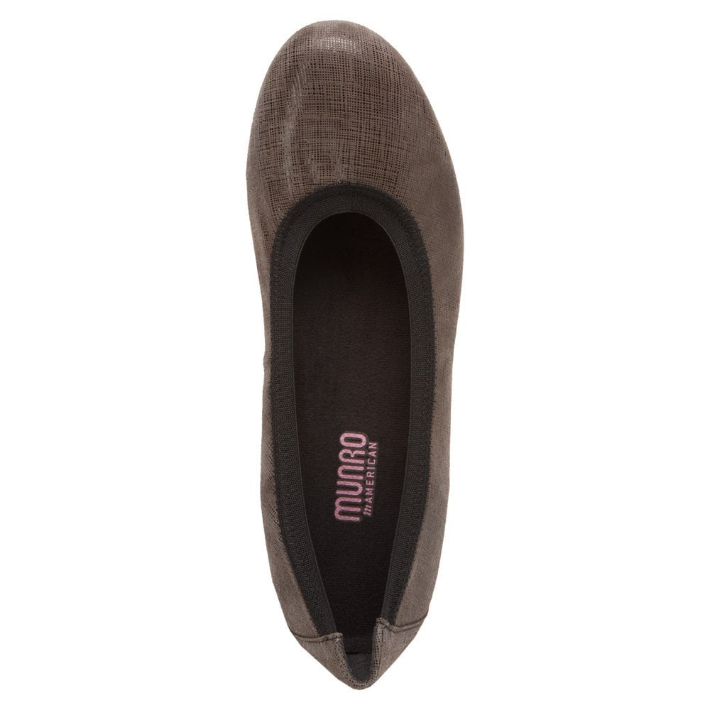 munro american ashlie