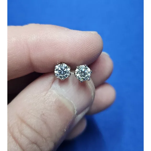 "Men's & Women's Moissanite Stud Earrings | 0.5ct & 1ct | VVS D GRA Certified | 925 Silver"